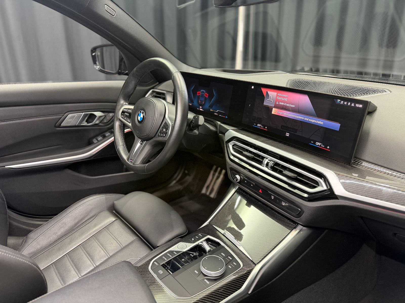 Fahrzeugabbildung BMW M340i xDrive Limousine |HiFi|360°|HuD
