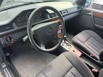 Mercedes E 280 - 7