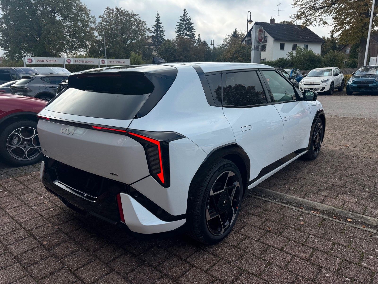 Fahrzeugabbildung Kia EV4 81 kWh GT-Line 204PS P9 P10 P11 P12