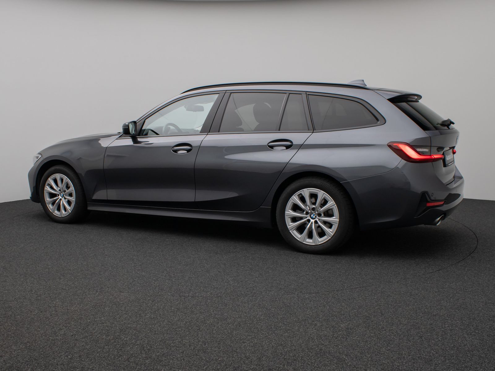 Fahrzeugabbildung BMW 320d DAB HiFi PDC Fernlichtassist Komfort Alarm
