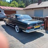 Mercedes-Benz 220  - Mercedes-Benz E 220 mit Benzin-Antrieb: Sportwagen