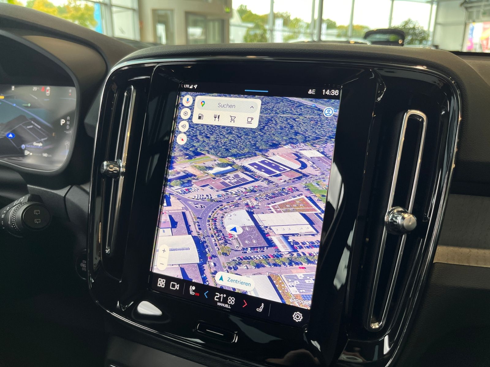 Fahrzeugabbildung Volvo XC40 Ultra Dark PANO AHK 21" 360° KAM