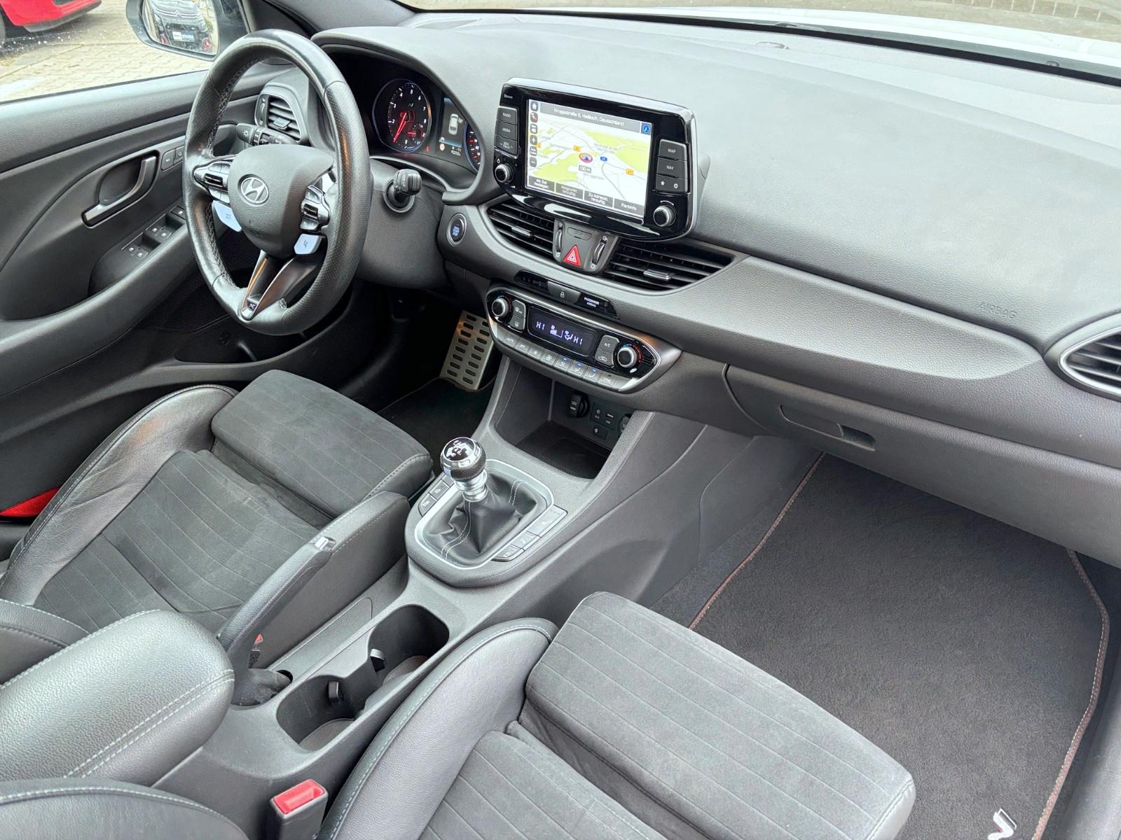 Hyundai i30 N Performance*Pano*e.Sitze*LED*CAM*WinterP.*