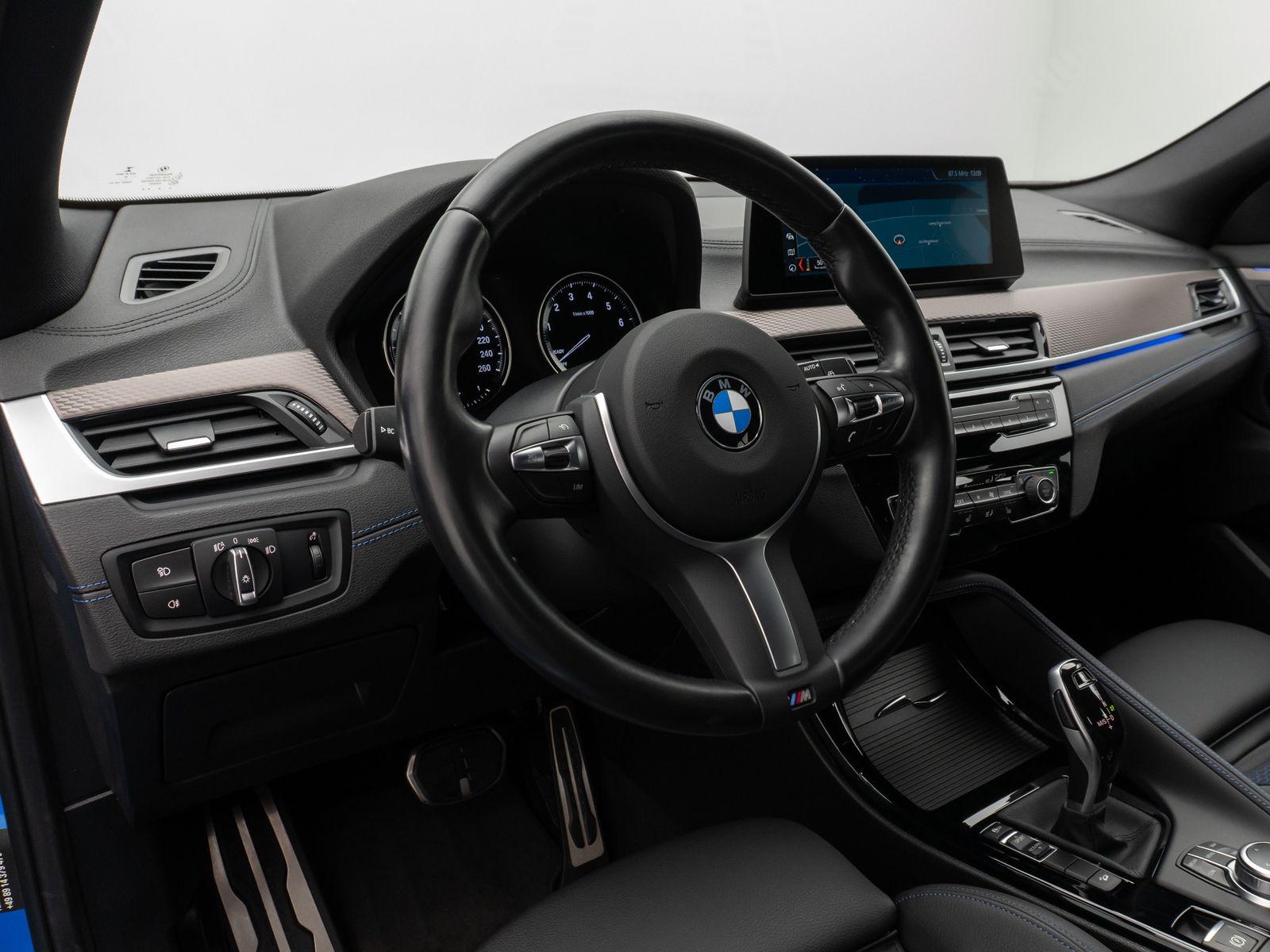 Fahrzeugabbildung BMW X2 xD20i M Sport DAB HUD Navi+ Alarm LED PDChint