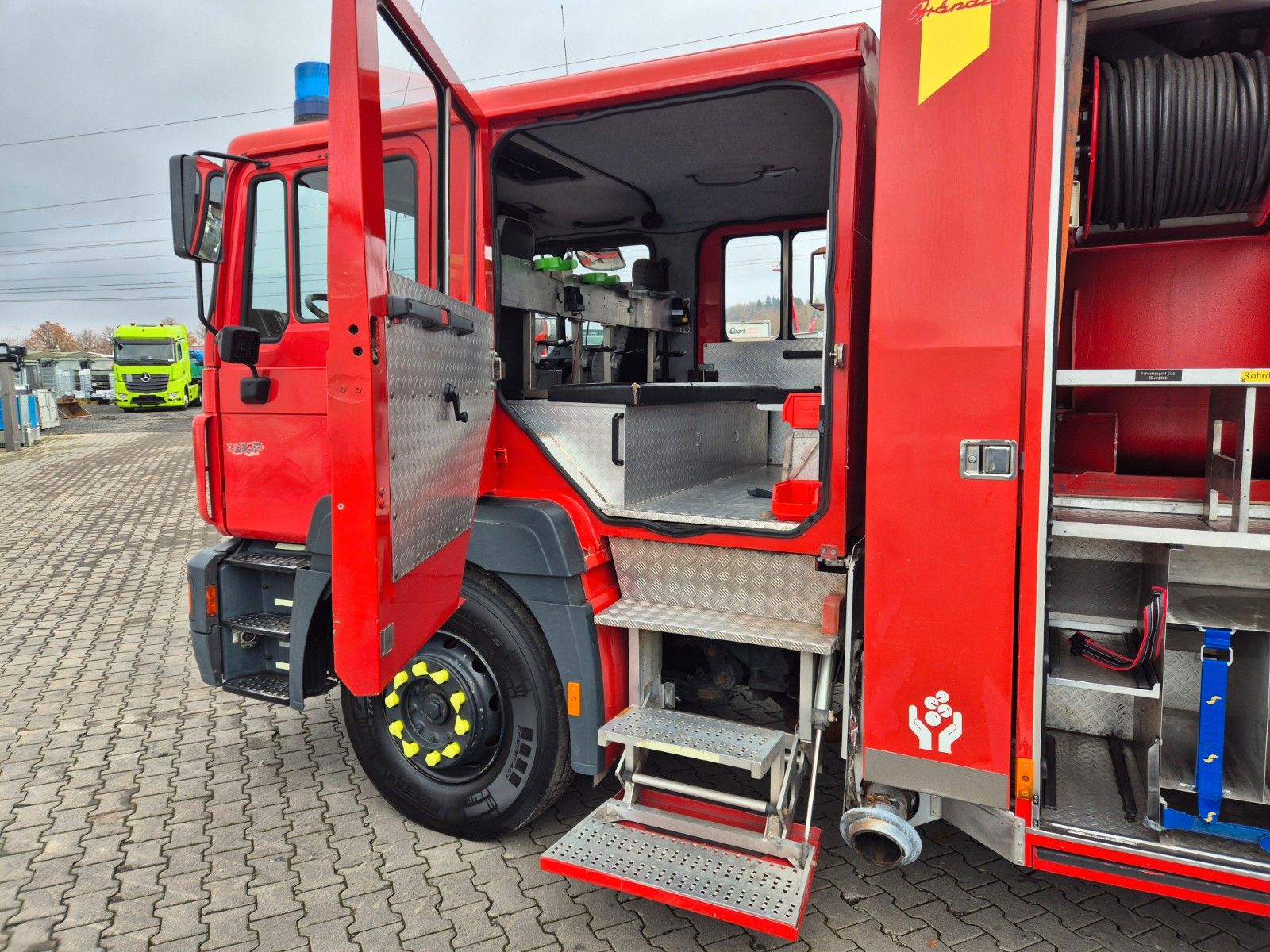 Fahrzeugabbildung MAN FE 26.360 LF 8 Löschfahrzeug