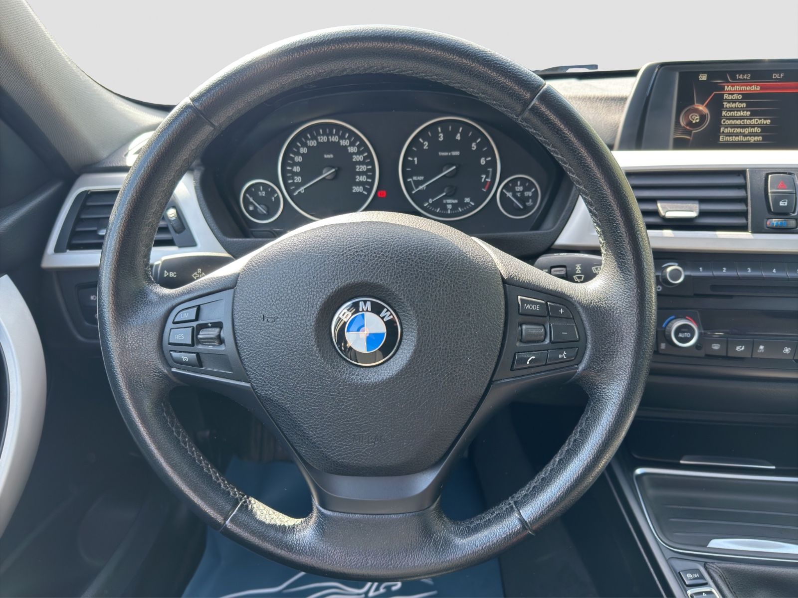 Fahrzeugabbildung BMW 316i Touring/Sitzheiz./Klimaauto./PDC/Tempomat
