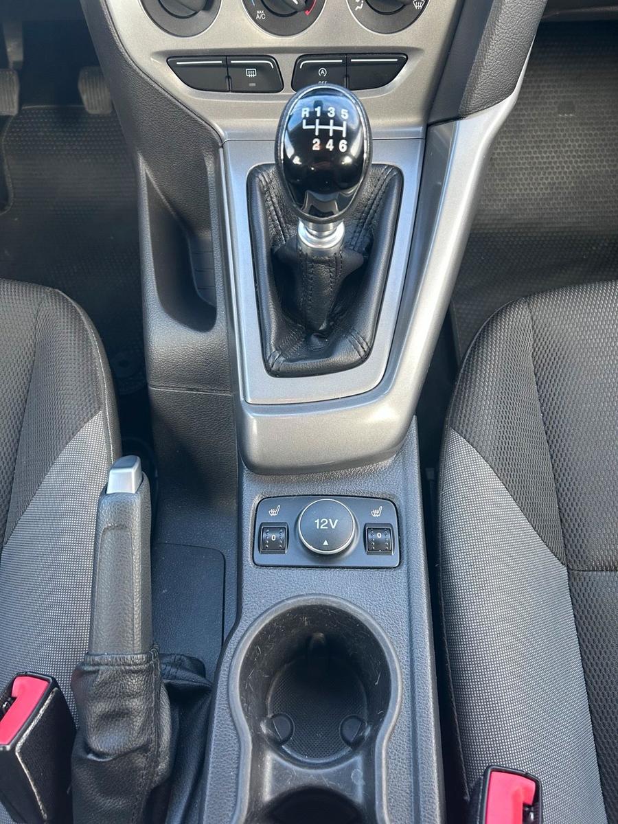 Ford Focus 2013 — photo 13