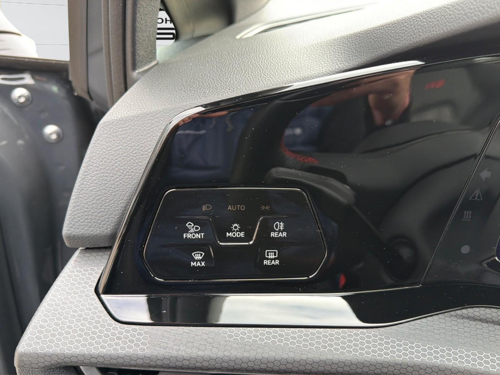 Volkswagen Golf VIII Lim. GTI 2.0 TSI 245 PS NAVI SHZ LED, миниатюра 10
