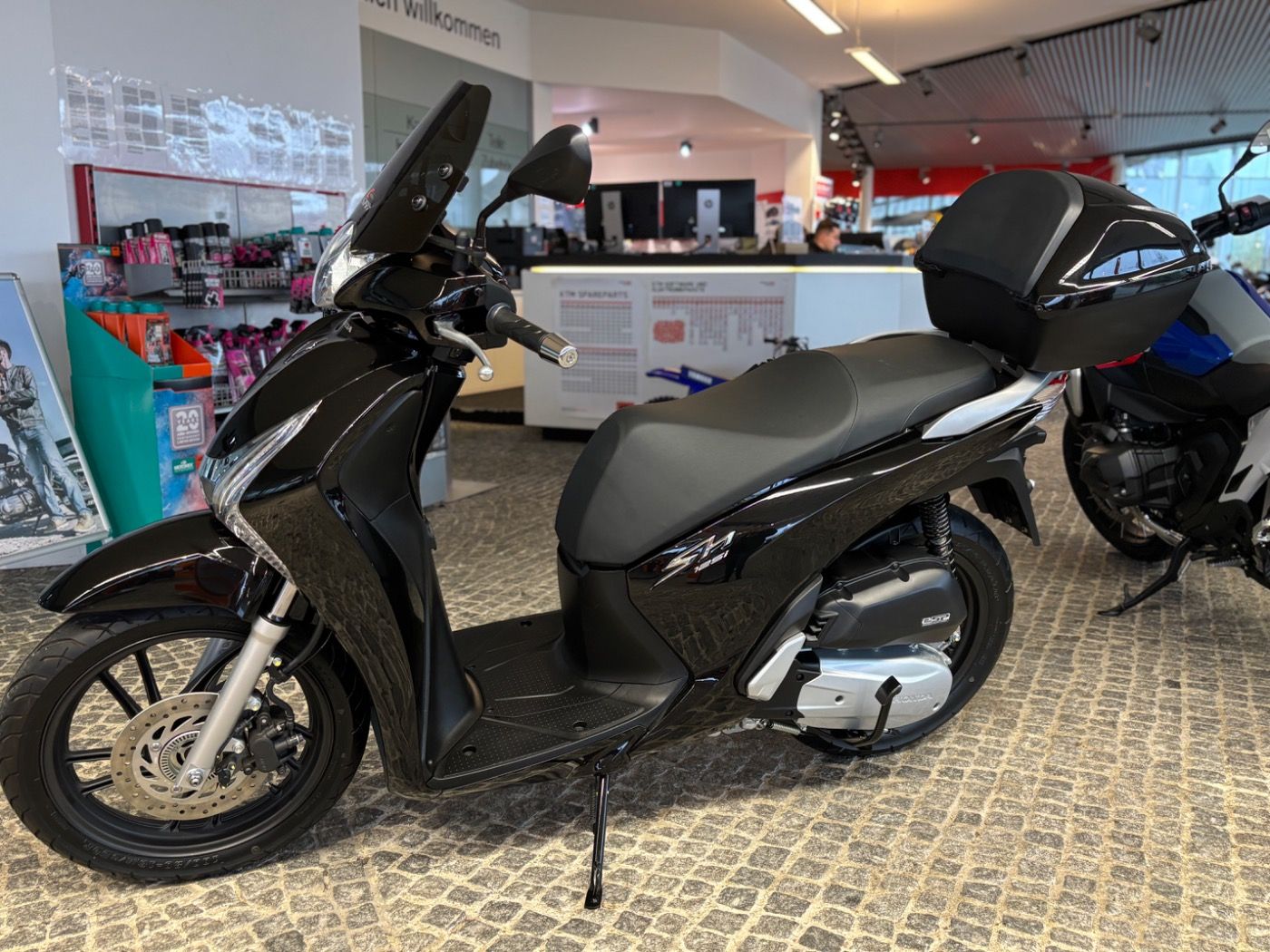 Fahrzeugabbildung Honda SH 125 i sehr gepflegt,