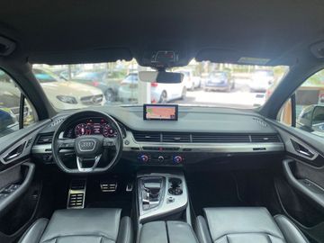 Audi Q7 - 11