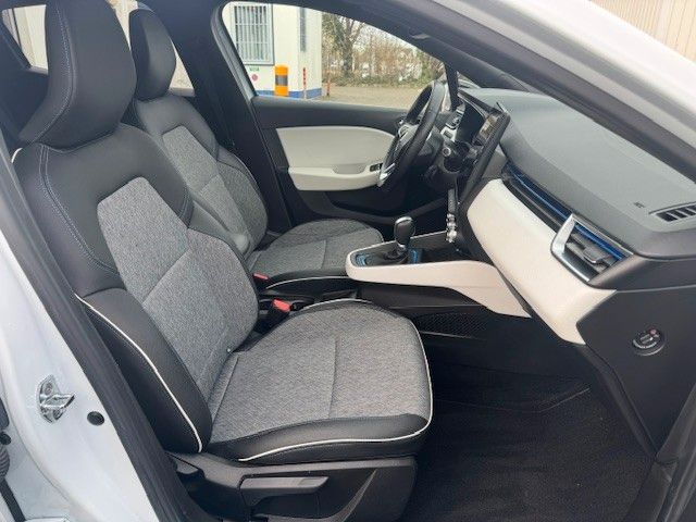 Fahrzeugabbildung Renault Clio E-TECH 140 Intens Navi+360Kamera+Lane