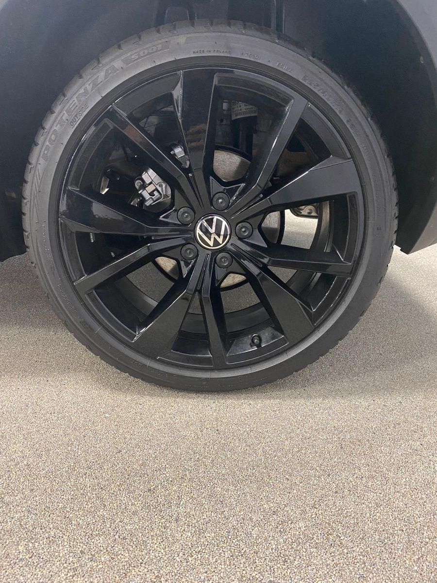 Fahrzeugabbildung Volkswagen T-Roc 1.5 TSI DSG Style+IQ MATRIX+Black Style+++
