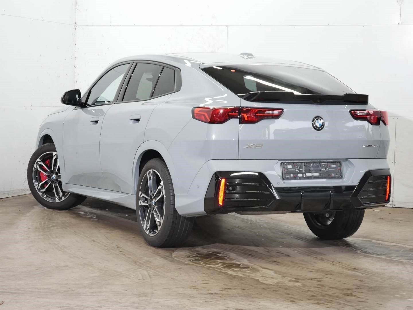 BMW X2 sDrive18d Glasdach M Sportpaket Pro 19 M L foto 3