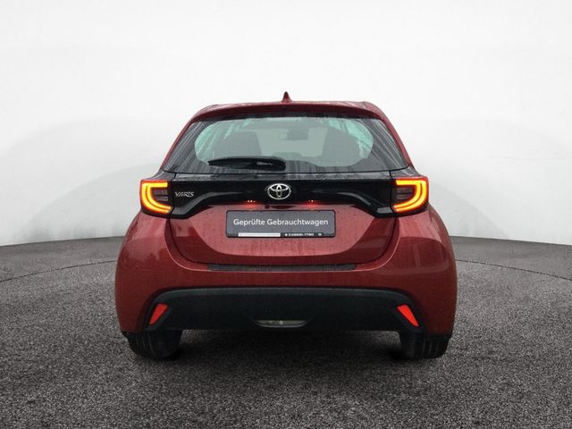 Yaris 1.5 Club KLIMA SHZ KAMERA ACC STANDHZ LED