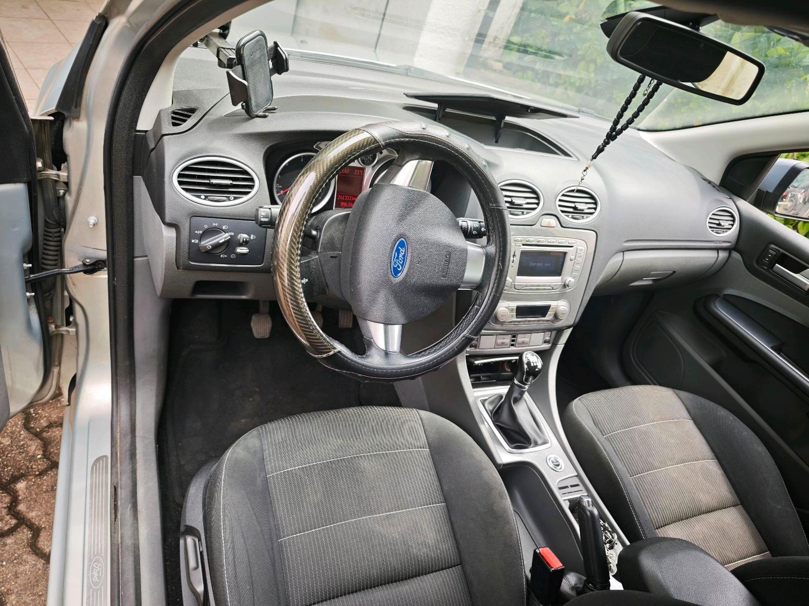 Ford Focus 2010 — photo 5