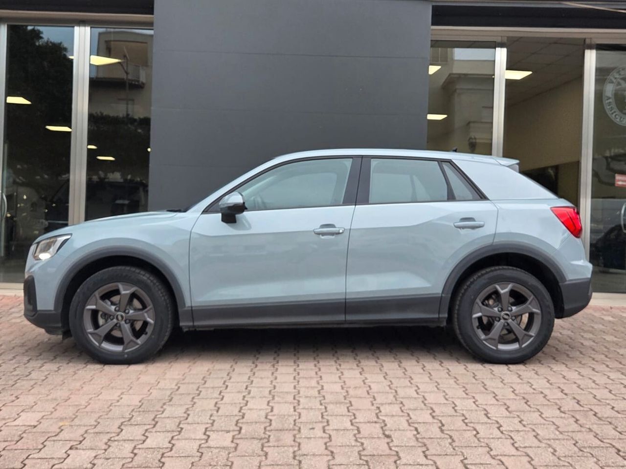 Audi Q2 30 TDI 116 CV S tronic Business imagem 3
