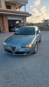 Alfa Romeo 147 1.9 JTD (120) 5 porte Distinctive - Alfa Romeo 147: Distinctive