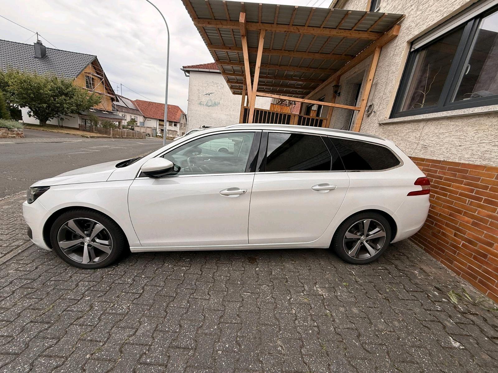 Peugeot 308 2015 — engine 136 HP (100kW)