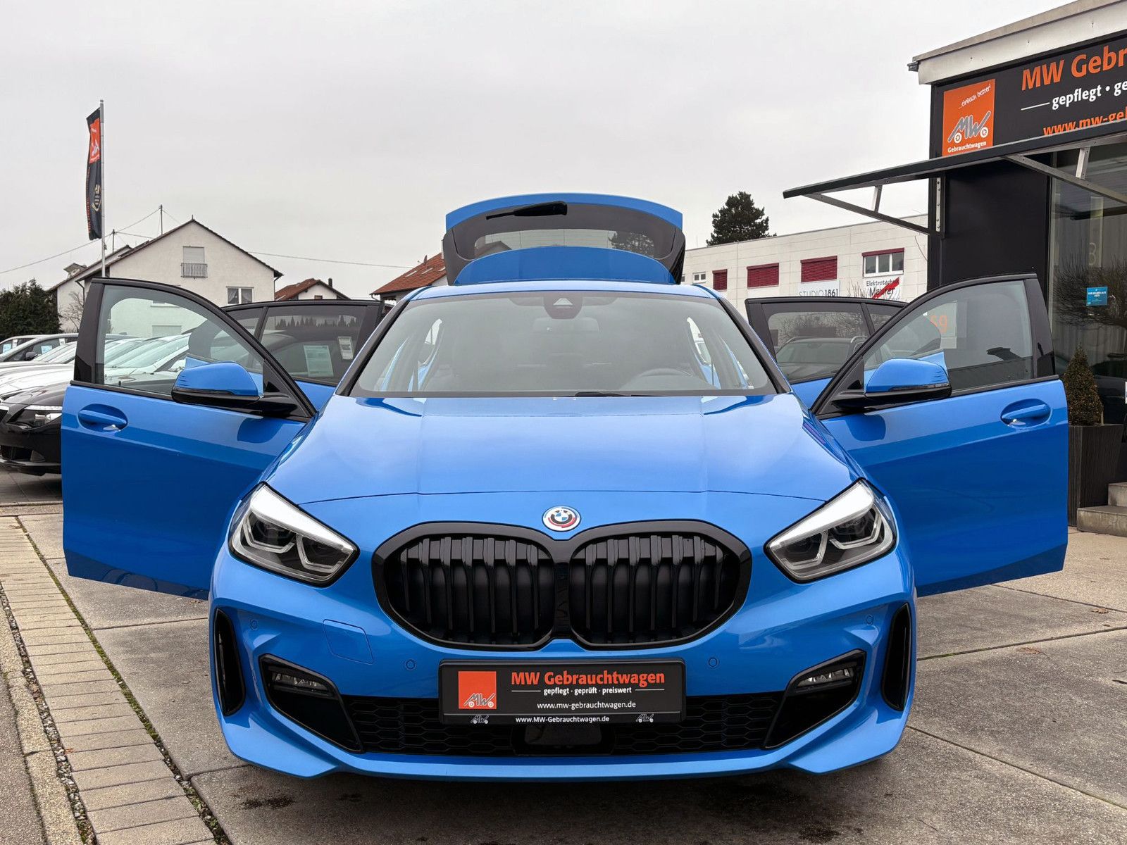 Fahrzeugabbildung BMW 120i Steptr. M-Sport Temp. NAV PDC LED AHK SHZ