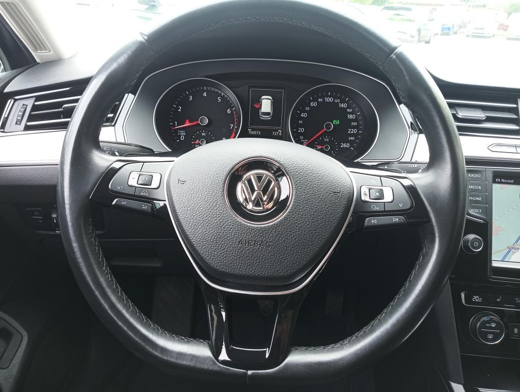 Fahrzeugabbildung Volkswagen Passat Variant Highline 1.8 TSI DSG+Standh+AHK+