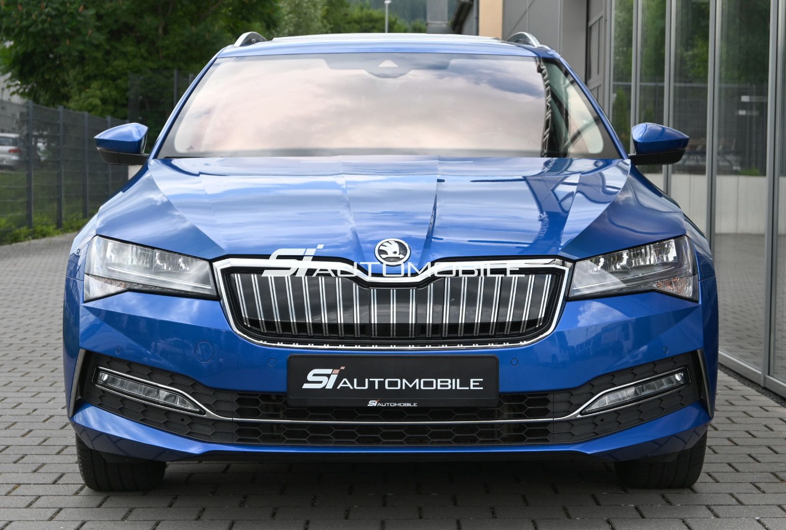 Fahrzeugabbildung SKODA Superb 1.4 TSI iV DSG AMBITION COMBI °AHK°PANO°