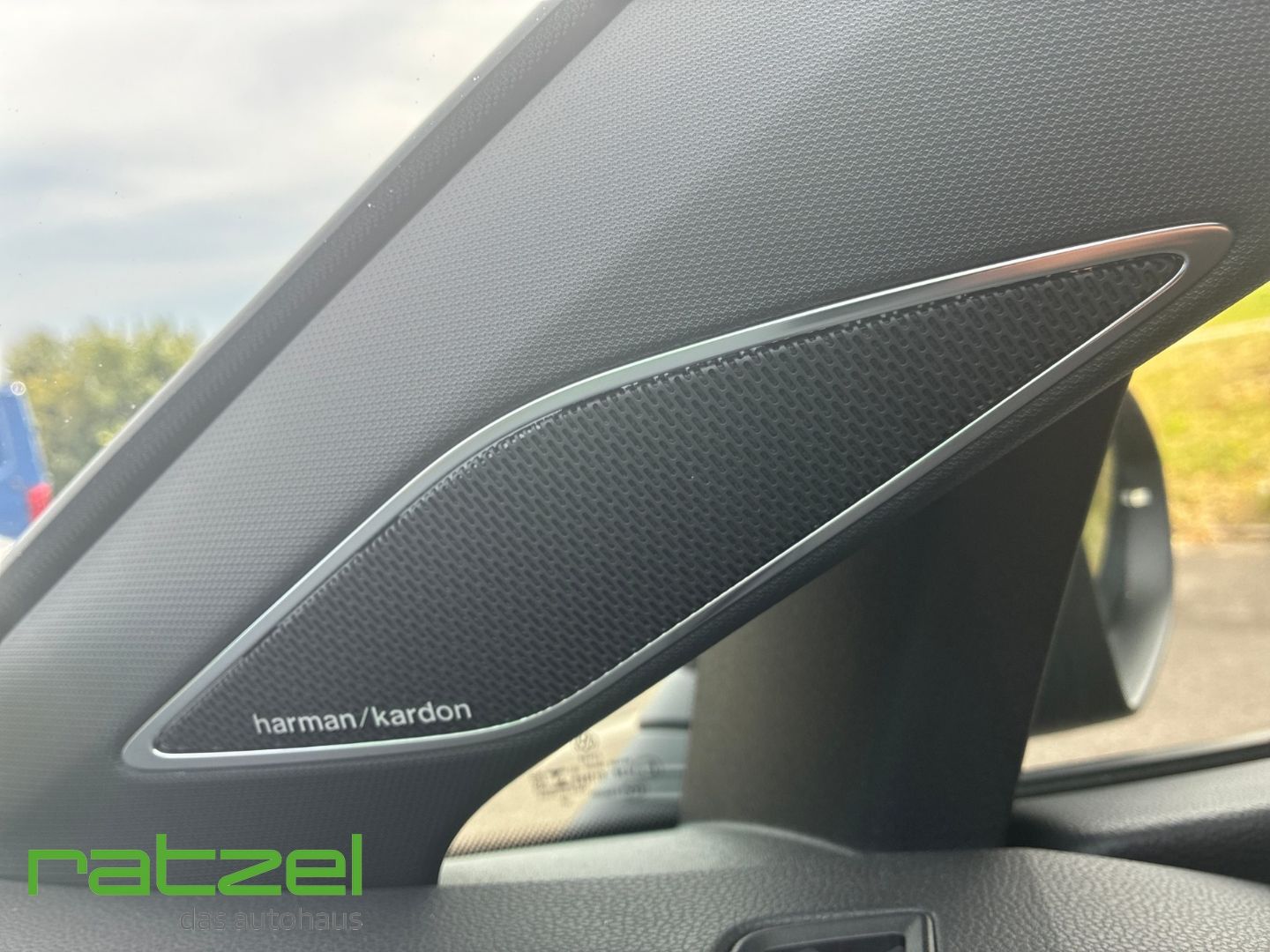 Fahrzeugabbildung Volkswagen Golf GTI VIII Clubsport 2.0 TSI DSG Har/Kar Navi