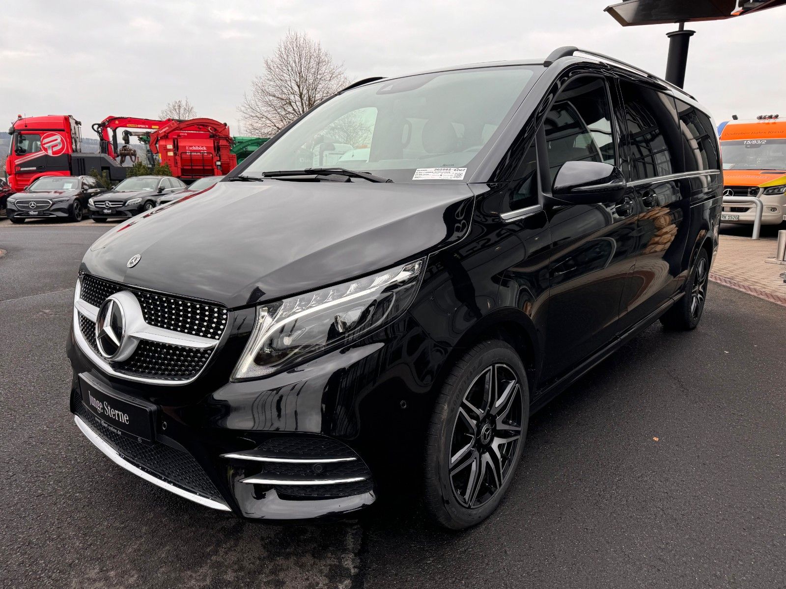 Fahrzeugabbildung Mercedes-Benz V 300 4MATIC AVA ED AMG Extral AIRMATIC Stdh AHK