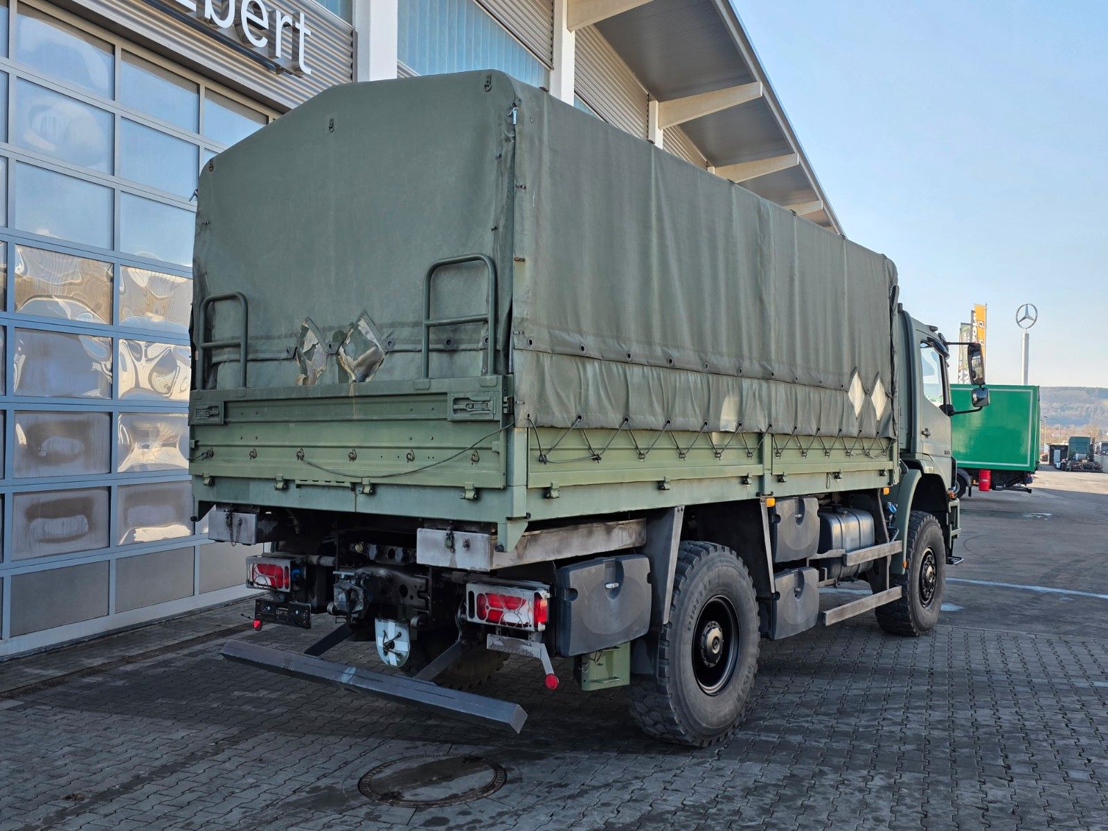 Fahrzeugabbildung Mercedes-Benz Axor 1829 A 4x4 Klima Standheizung 3 Sitze