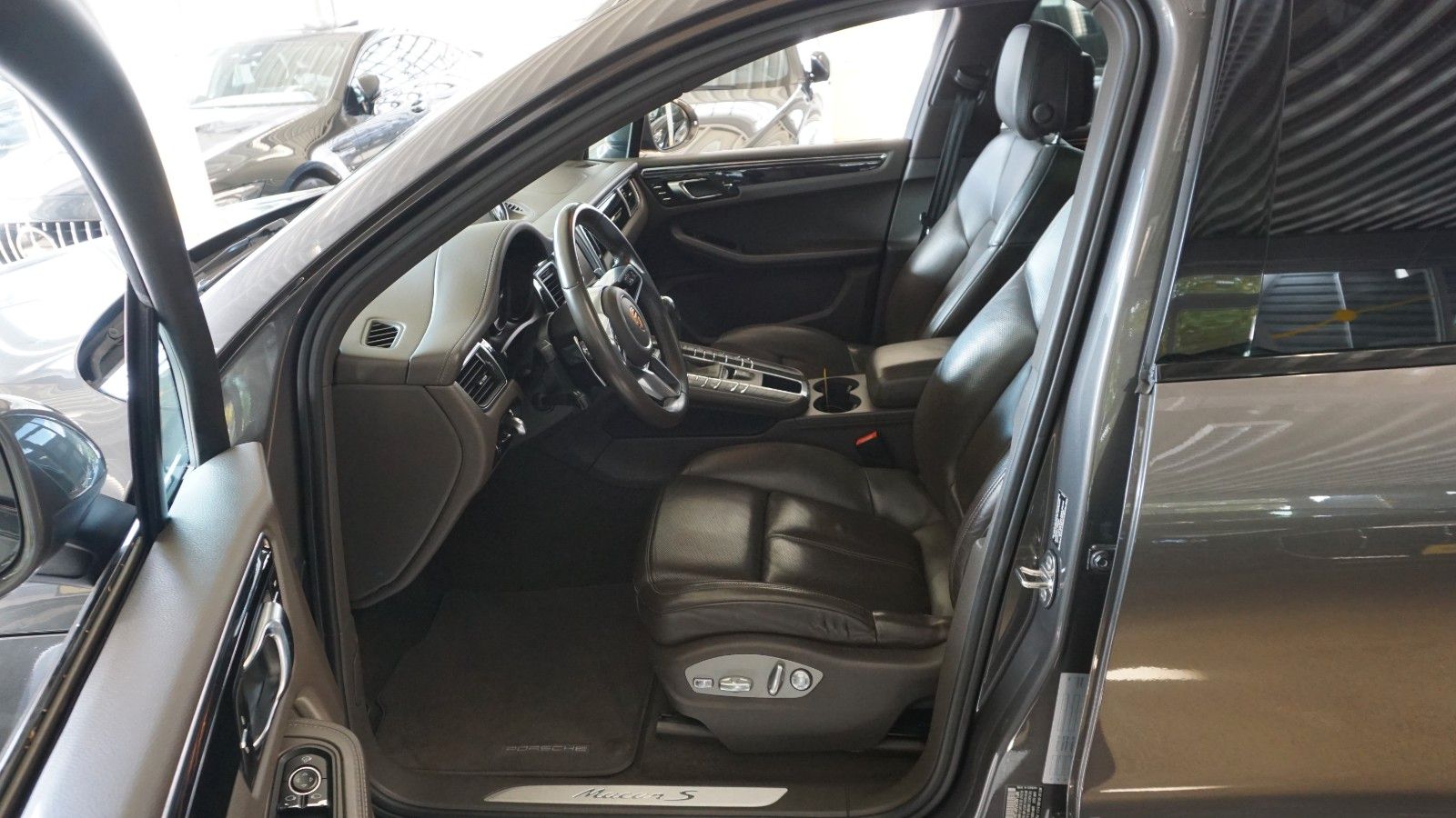 Fahrzeugabbildung Porsche Macan S *SITZBELÜFTUNG*PANORAMADACH*