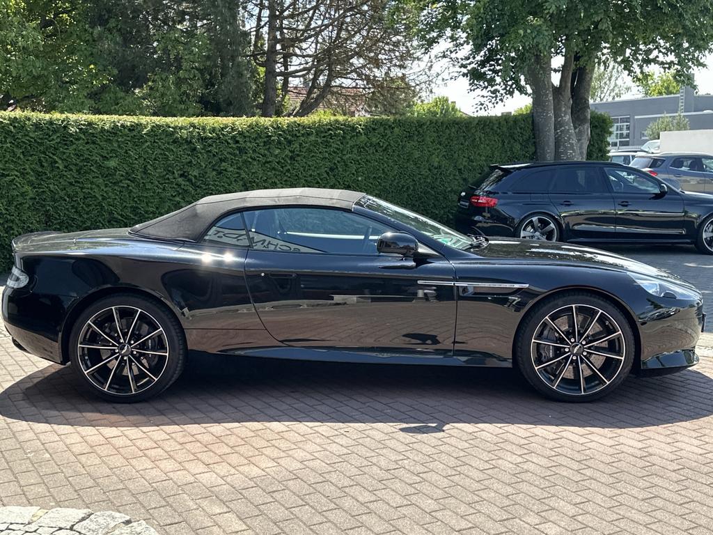 Aston Martin DB9