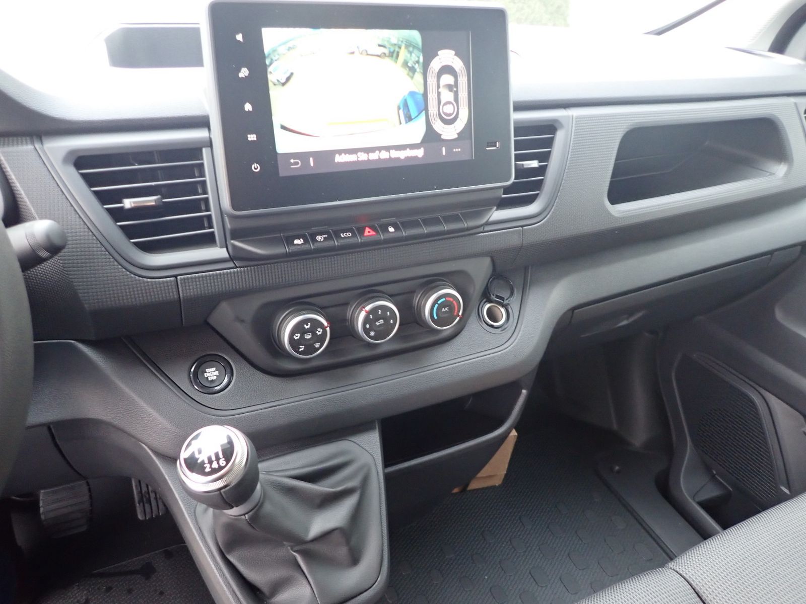 Fahrzeugabbildung Renault Trafic 3,0t BLUE dCi 130 L1H1 KOMFORT/BOTT-PAKET