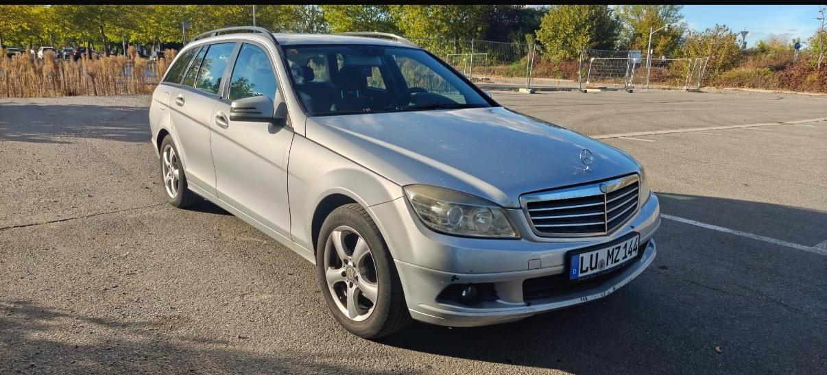Mercedes-Benz C200 2009 — rear view