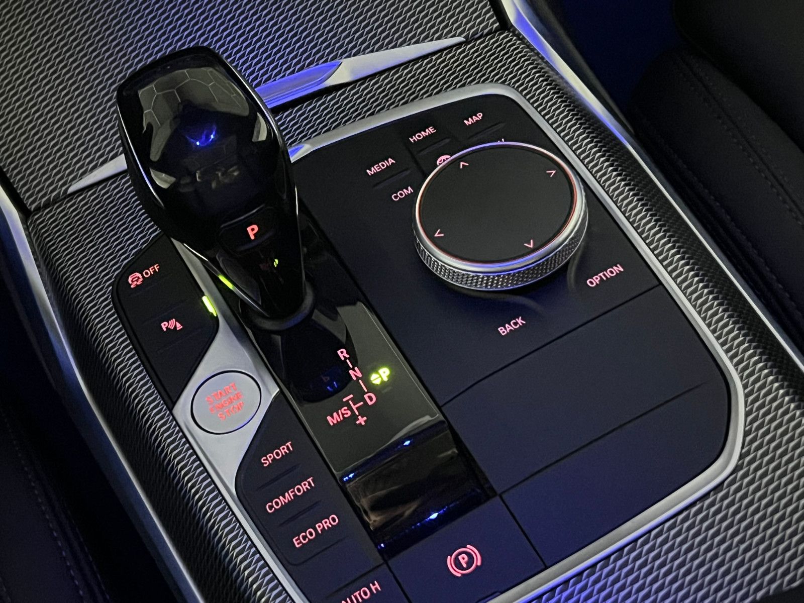 Fahrzeugabbildung BMW 320 d M SPORT/LED/DAB/PANO/ACC/19%/DE FZG