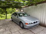 BMW 528i E39 - BMW 528 aus 1997: 528i