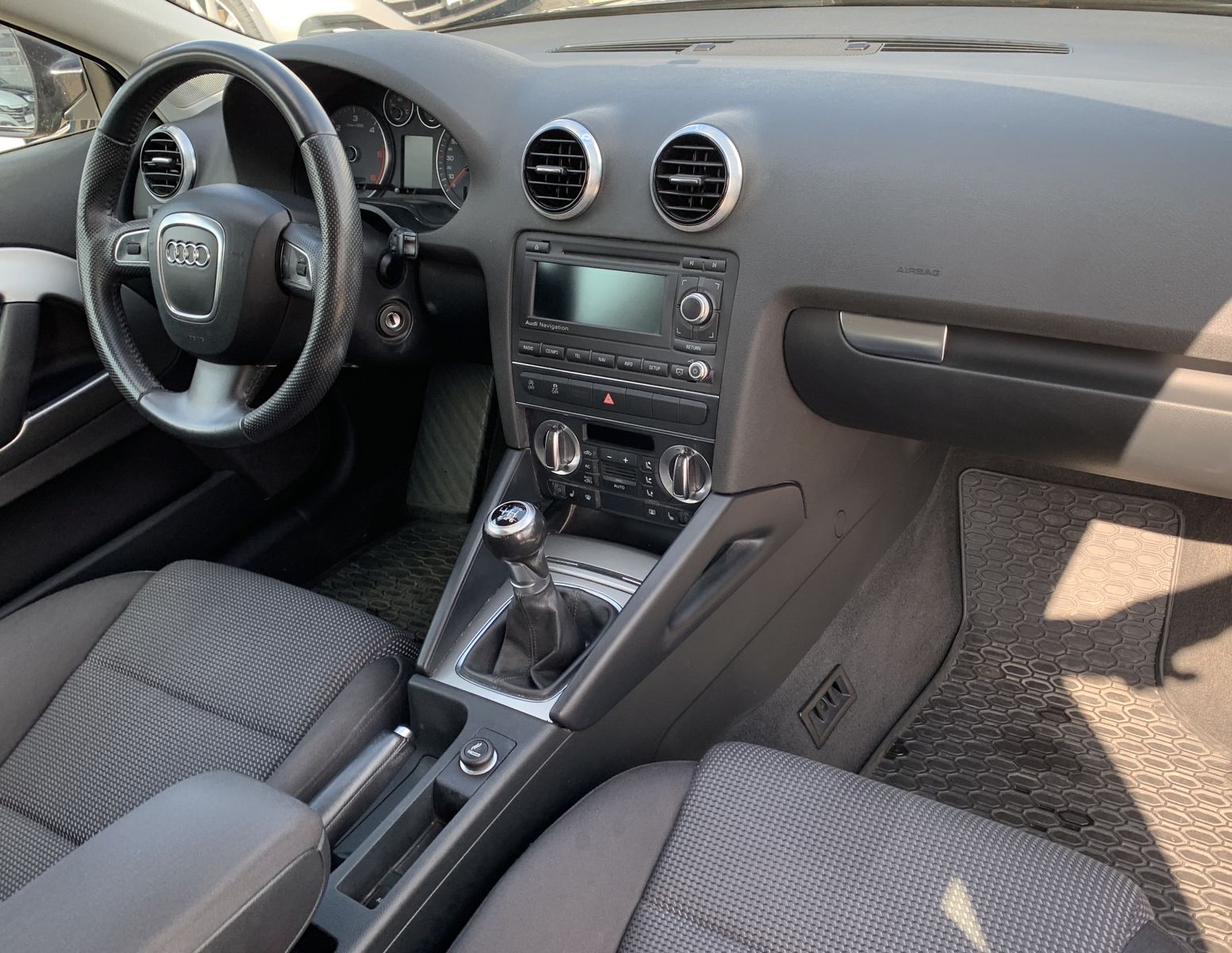 Fahrzeugabbildung Audi A3 2.0 TDI*Ambition*BI-Xenon*PDC*SHZ*MFL*Navi*