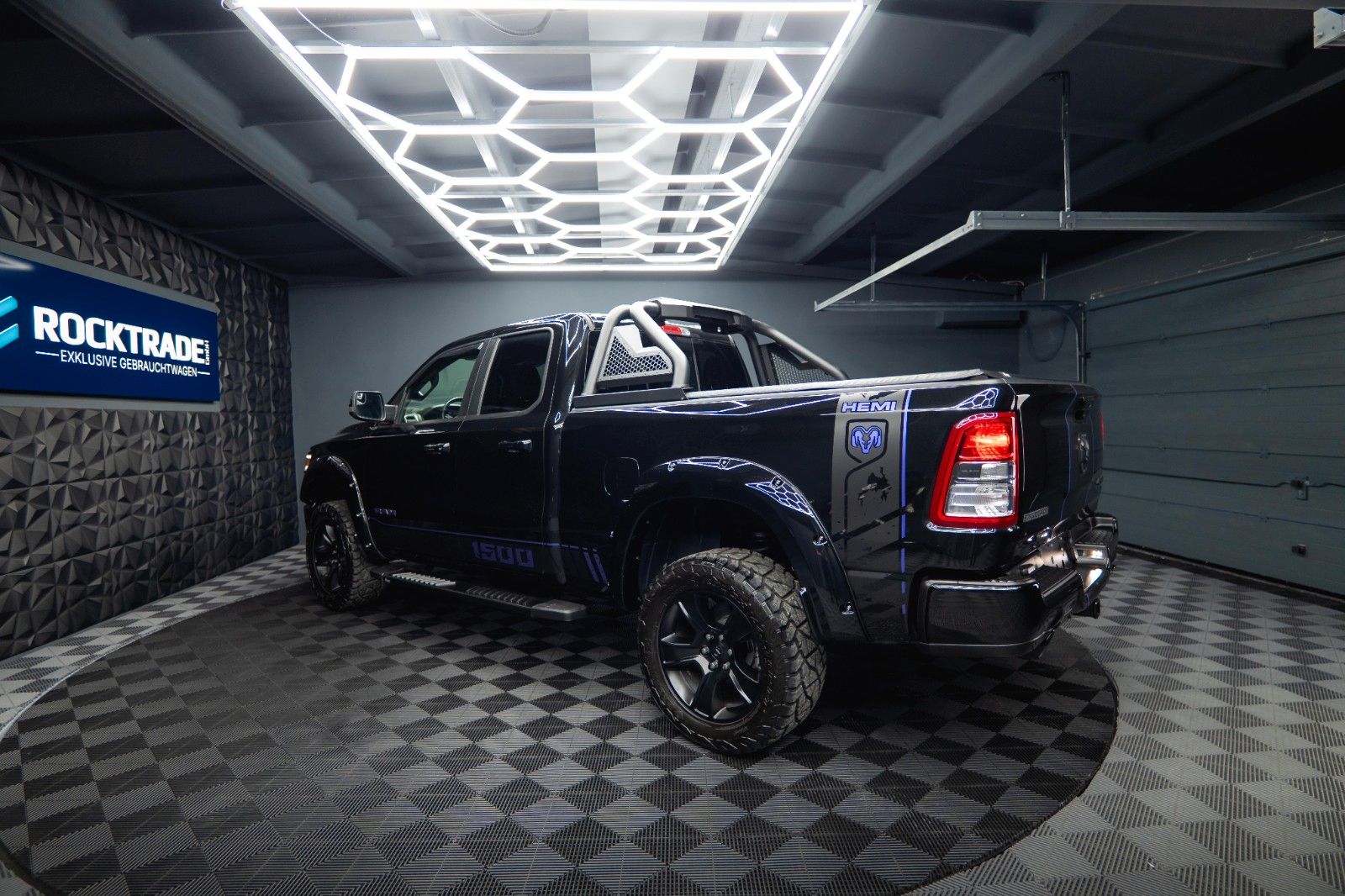 Fahrzeugabbildung Dodge RAM 5.7 V8 HEMI 4x4 LIMITED NightOffroad LONGBED