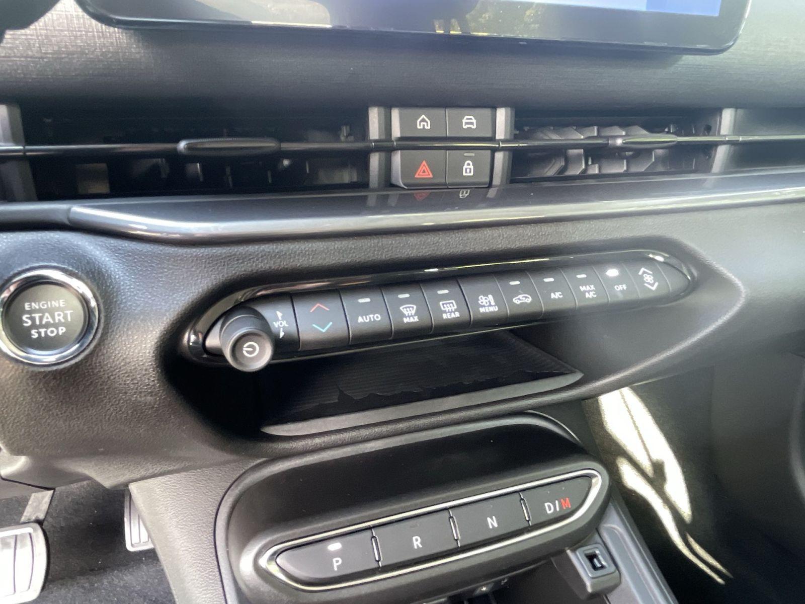 Fiat 600 Hybrid Special Edition NAVI|LED|SHZ|CarPlay|