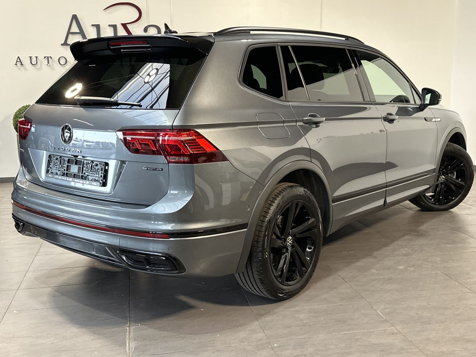 Fahrzeugabbildung Volkswagen Tiguan Allspace 2.0 TSI 4M DSG R-Line NAV+LED+VC