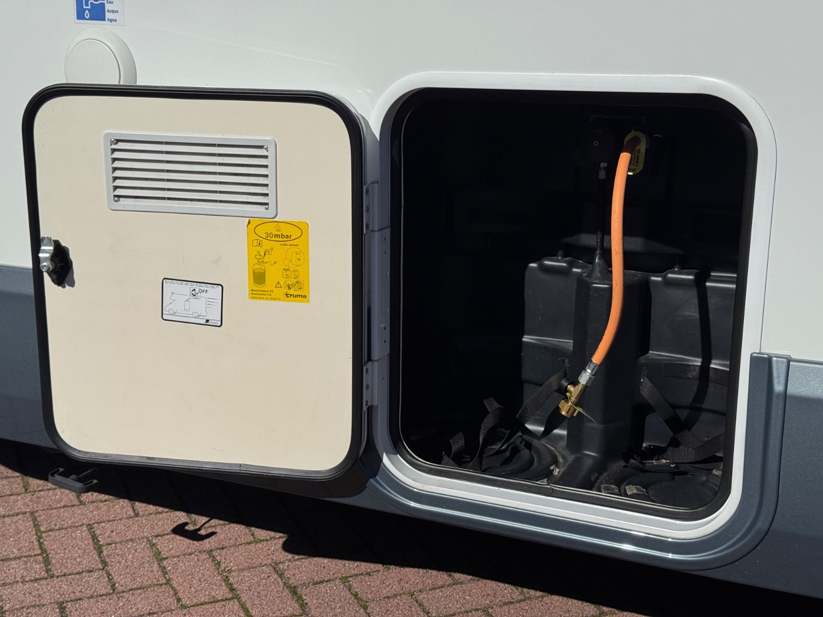 Fahrzeugabbildung Roller Team ZEFIRO 263 TL FIAT QUEENSBETT HUBBETT SOLAR TV