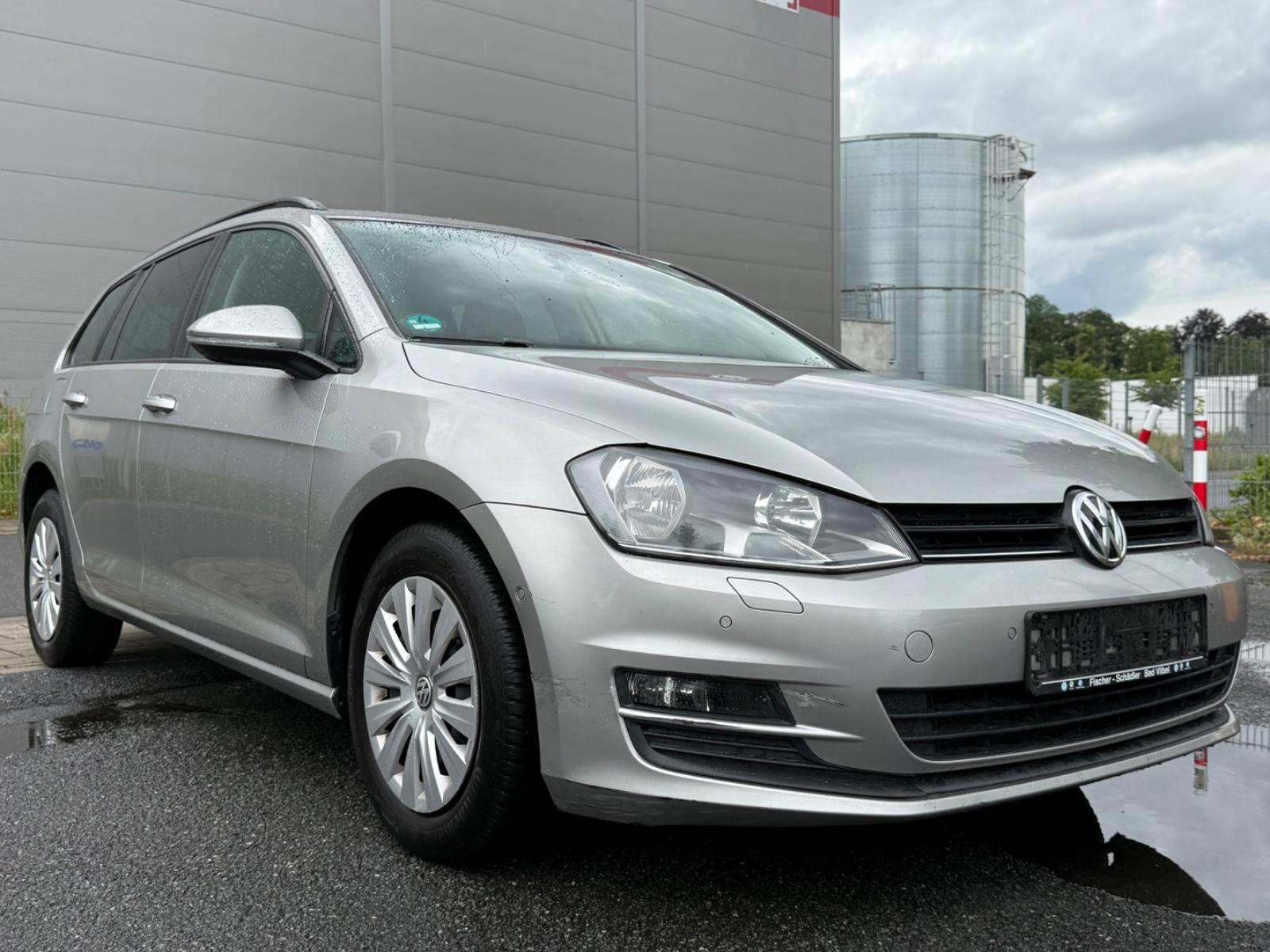 Volkswagen Golf 2013 — rear view