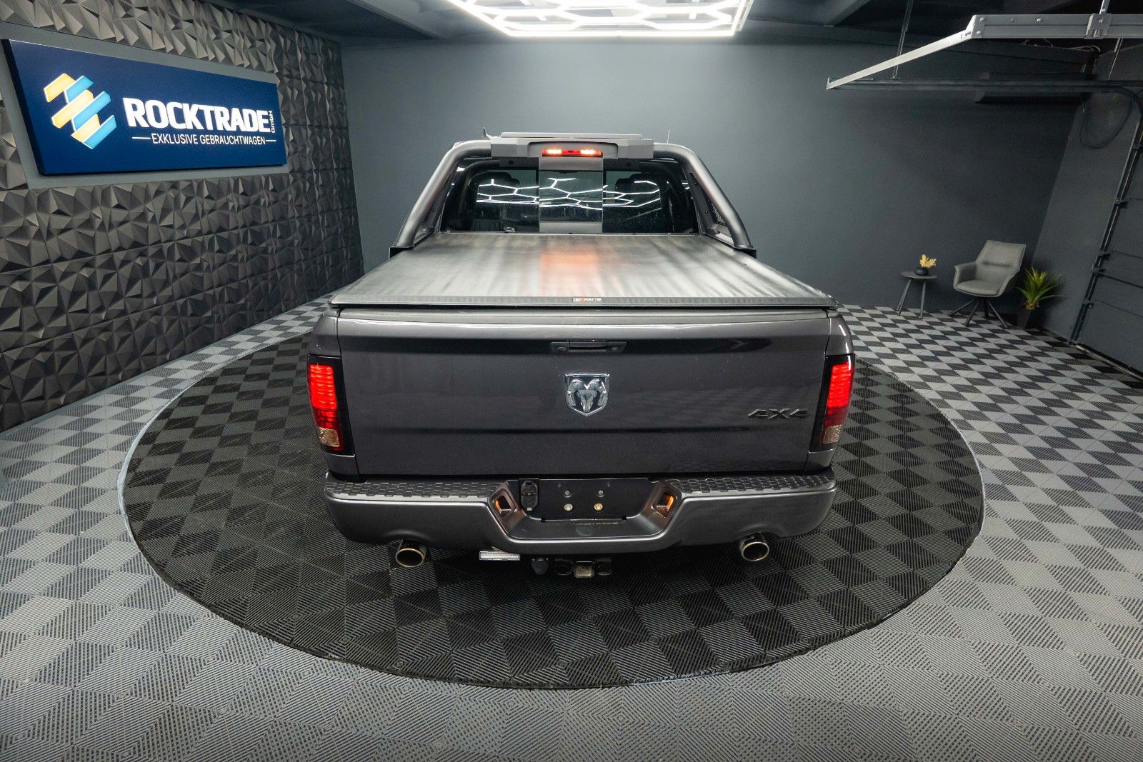 Fahrzeugabbildung Dodge RAM 5.7 V8 HEMI 4x4 Sport LARAMIE NightPaket 19%