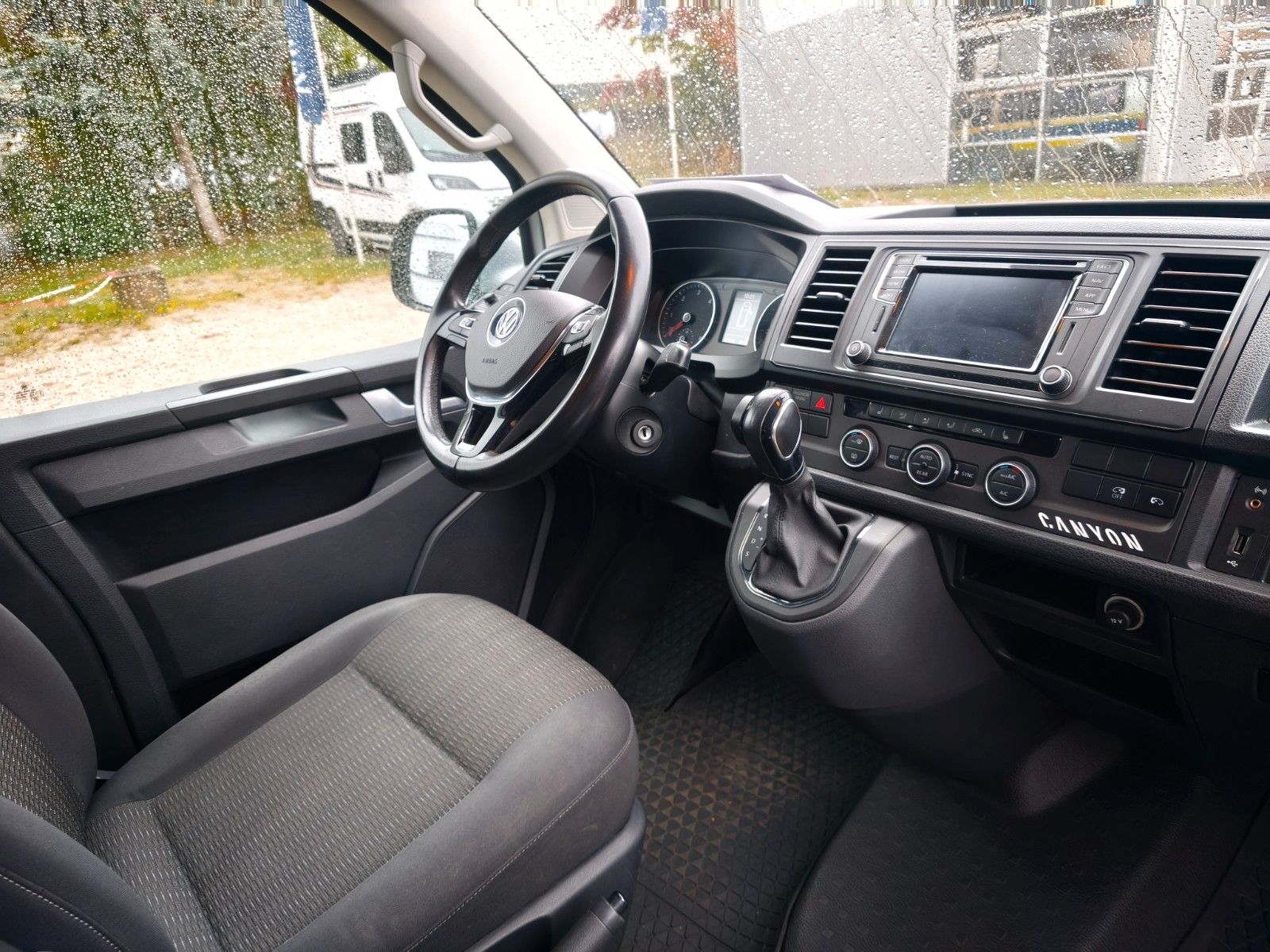 Fahrzeugabbildung Volkswagen Caravelle DSG Lang Comfortline