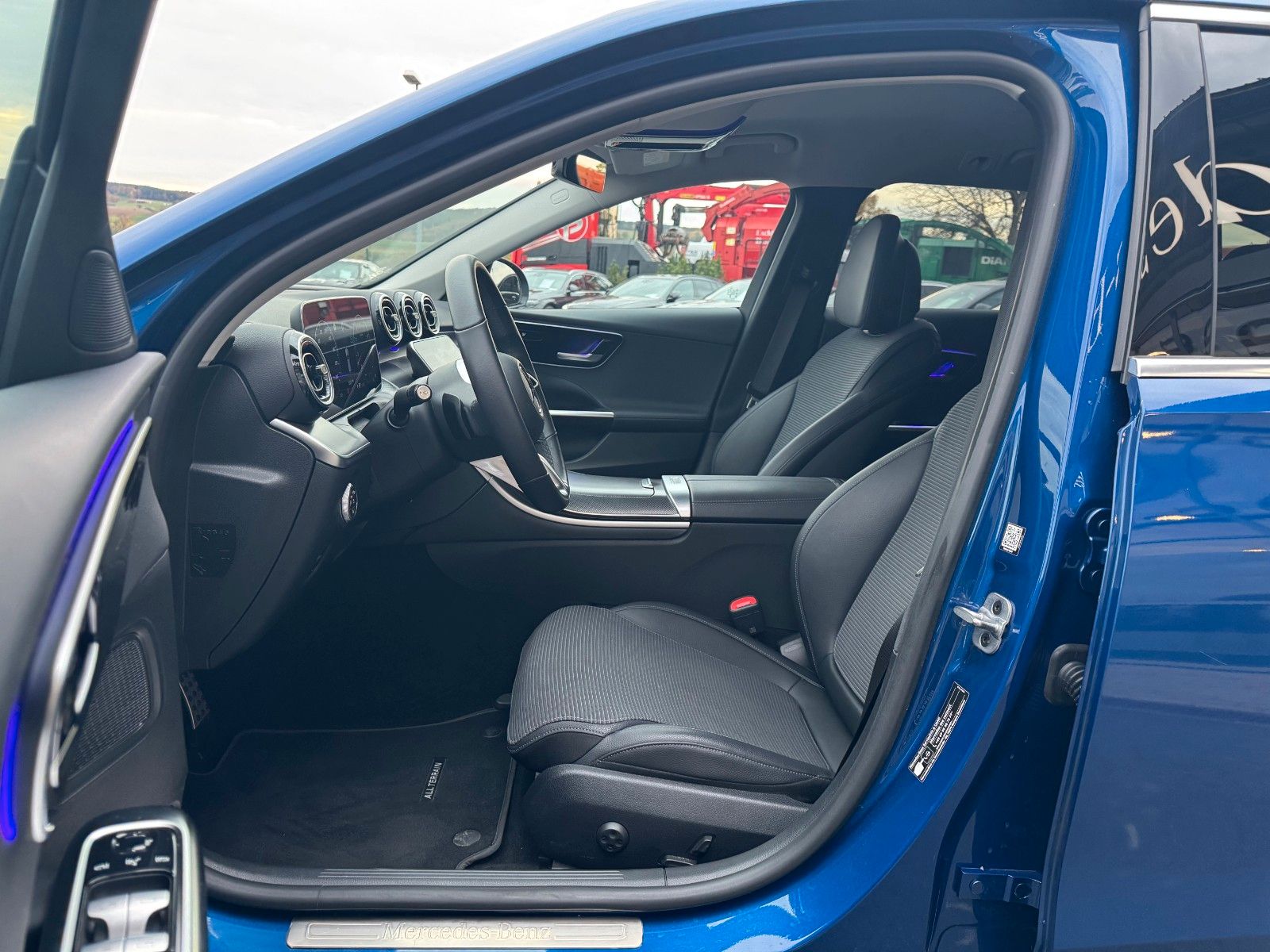 Fahrzeugabbildung Mercedes-Benz C 200 T All Terrain 4M+Ambiente+360+Augmented