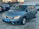 Mercedes-Benz B 200 BlueEFFICIENCY*AUTOMATIK*TÜV NEU* - Mercedes-Benz mit Benzin-Antrieb: Grün