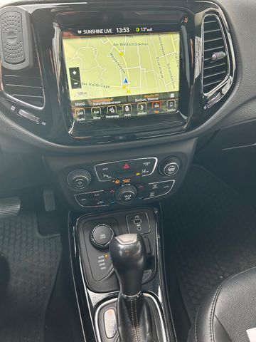 Fahrzeugabbildung Jeep Compass Limited 4WD Automatik+Navi+CarPlay+Allw.