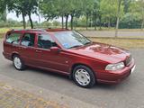Volvo V70 mit einer Laufleistung von 153200km Nachweis - Volvo V70 aus 2000