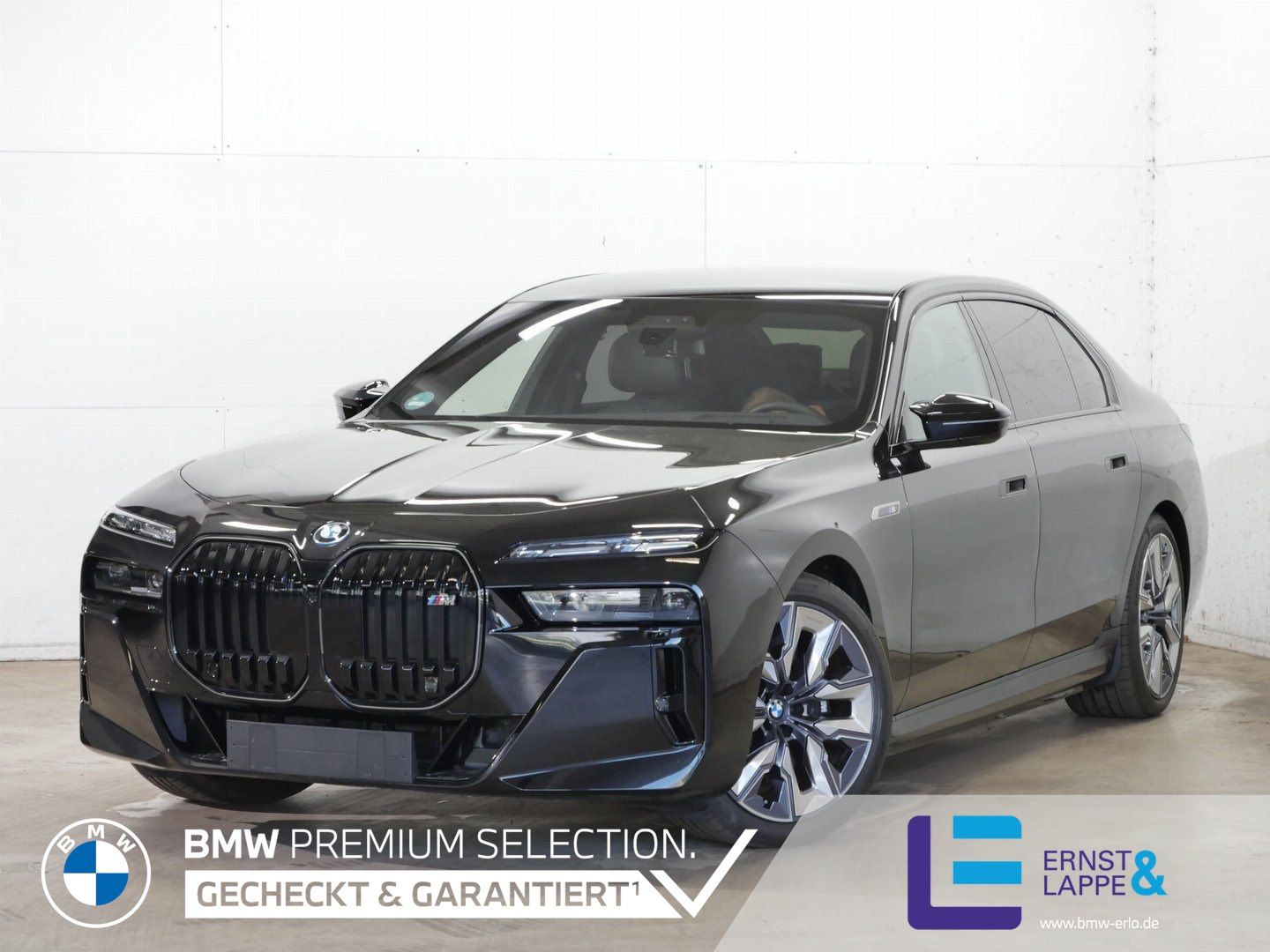BMW i7 M70 xDrive Limo M Sport || Sky Lounge B&W