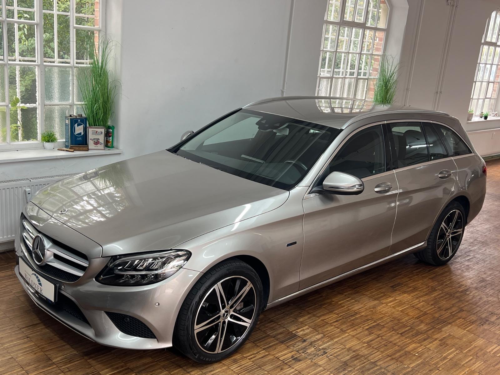 Mercedes-Benz C 300de/Avantgarde/Navi/Head-Up/AHK/Cam/2.Hand