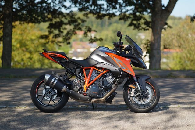 KTM 1290 Super Duke GT