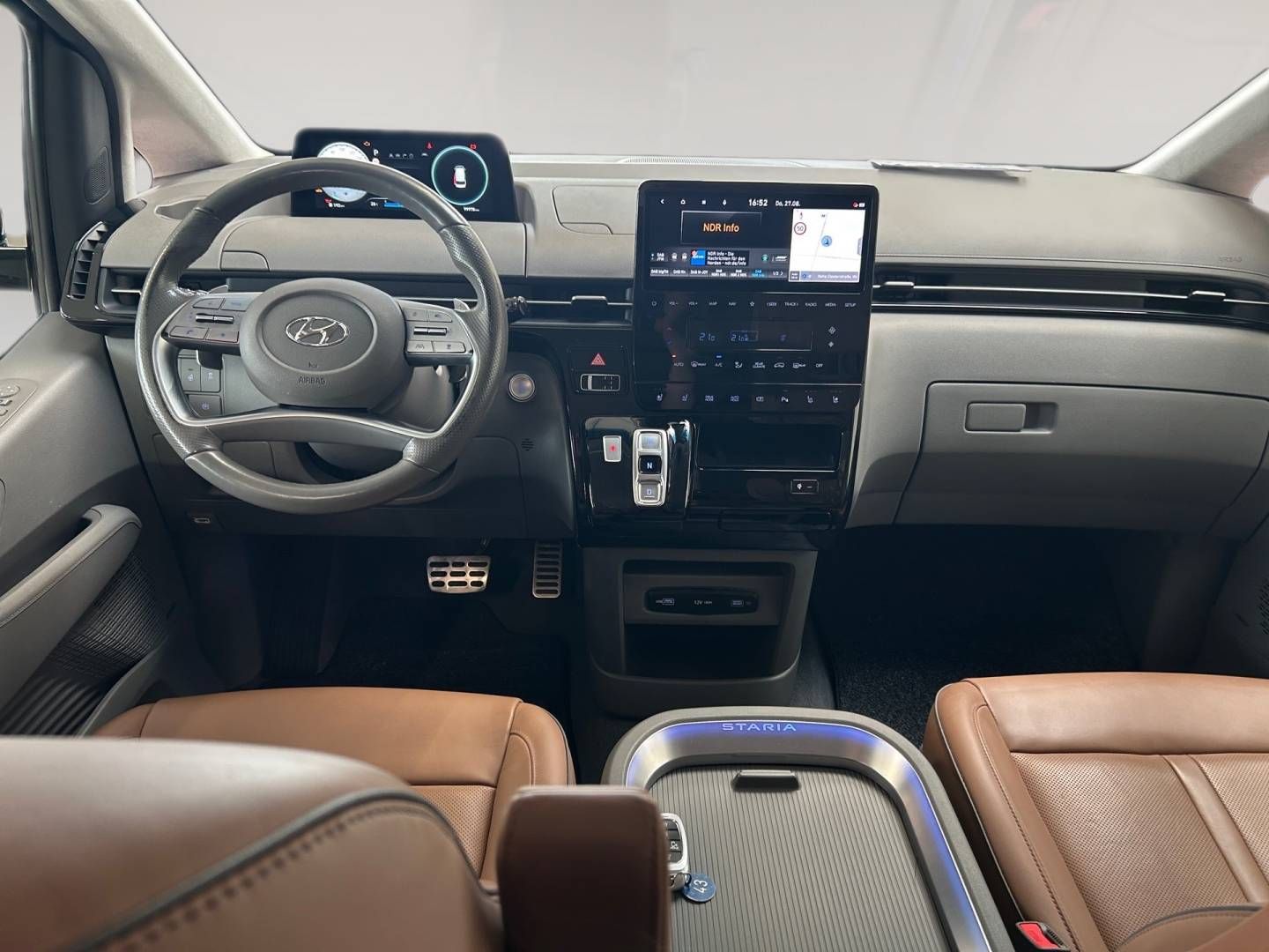 Fahrzeugabbildung Hyundai STARIA 7-Sitzer SIGNATUR/PDC/Navi/Rückfahrkamera